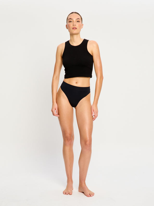 Modicomfort Nahtloser Tanga mit hoher Taille, Hellschwarz