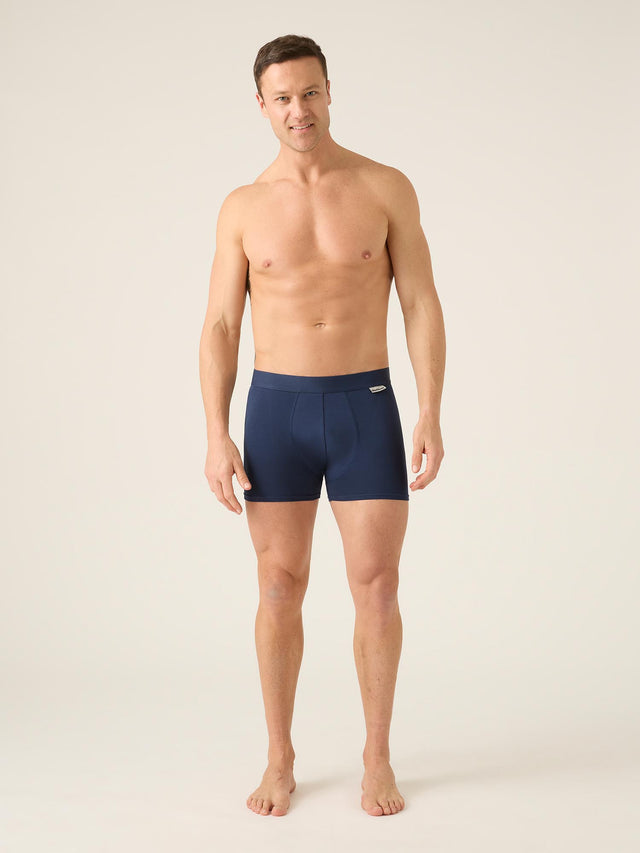 OTSCMWTNMN-MEN_Holiday_Trunk_Gifting_2Pack_MW_TrueNavyMulti-0811_model_Kane_M.jpg