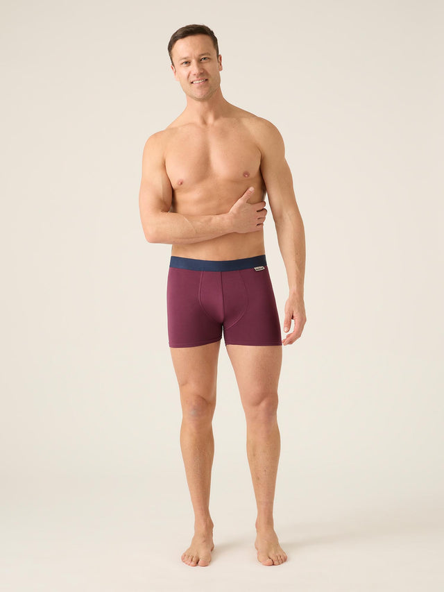 OTSCMWTNMN-MEN_Holiday_Trunk_Gifting_2Pack_MW_TrueNavyMulti-0830_model_Kane_M.jpg