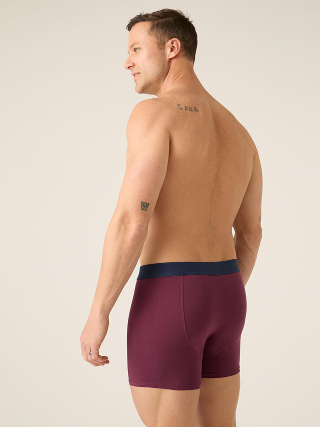 OTSCMWTNMN-MEN_Holiday_Trunk_Gifting_2Pack_MW_TrueNavyMulti-0844_model_Kane_M.jpg