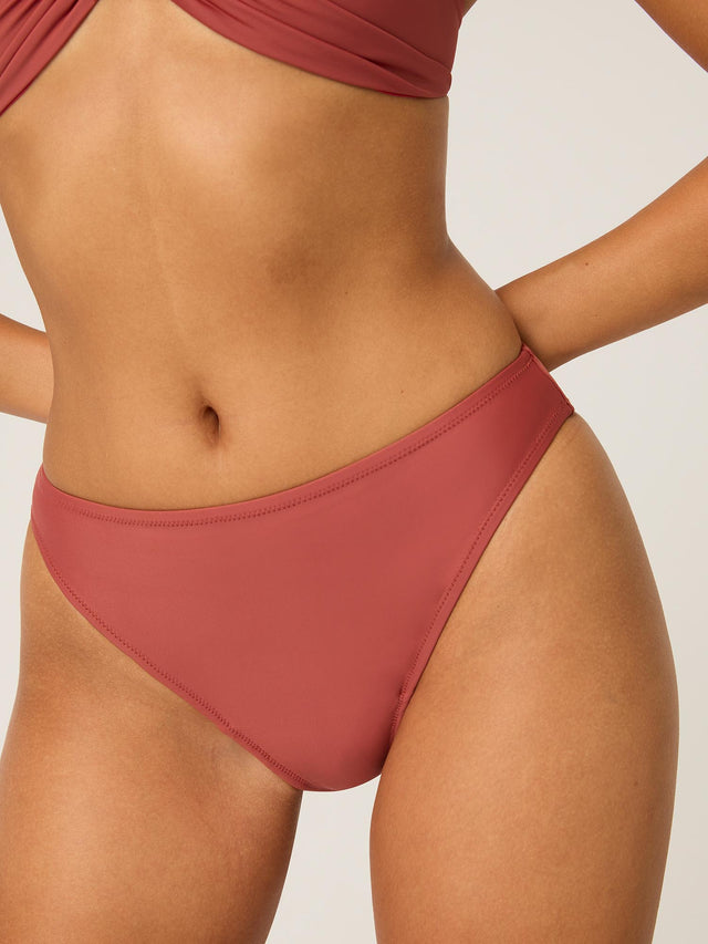 Bademode Hi-Leg Cheeky Bottom Super Sahara Rot