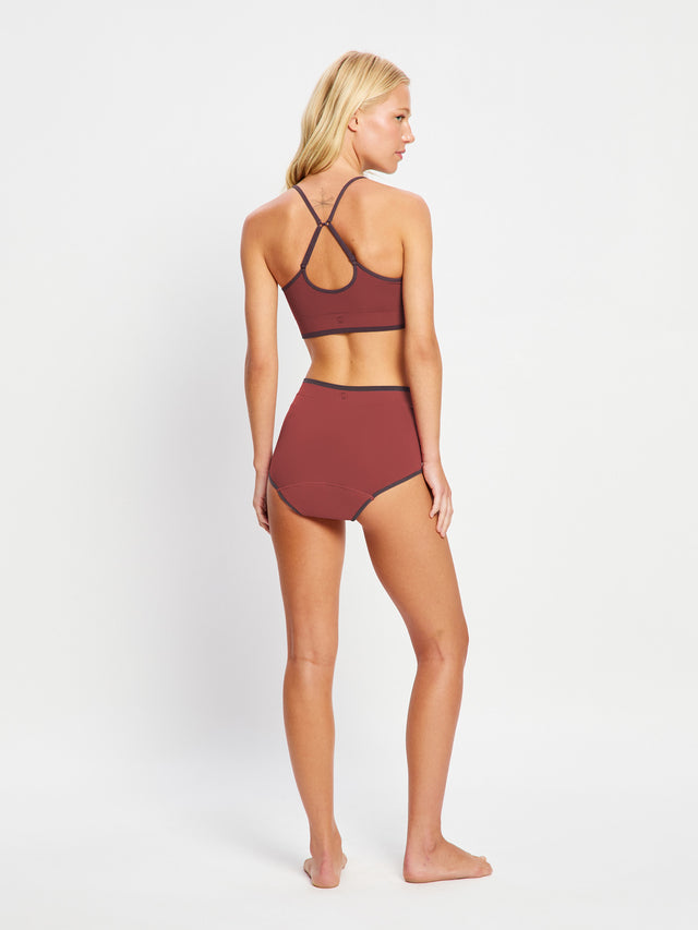 Puma X Modibodi Slip Sans Coutures Taille Haute Jambes Courtes Flux Modéré Prune Violette
