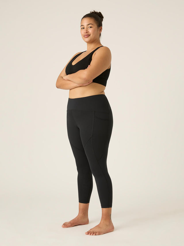 AVLG78MHBLAW_MB_Active_7x8ActiveLegging_MH_Black-1202_model_Jasmine_16-XL.jpg