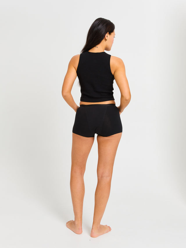 BSBSSOBLAW_MB_Basic_Boyshort_Super_Overnight_Black_Hailey_12.jpg