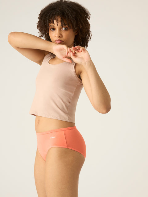 BSMBMHCRLW-MB_Basic_Mid-Rise Brief_MH_Coral-2_model_Crystal_8-XS.jpg