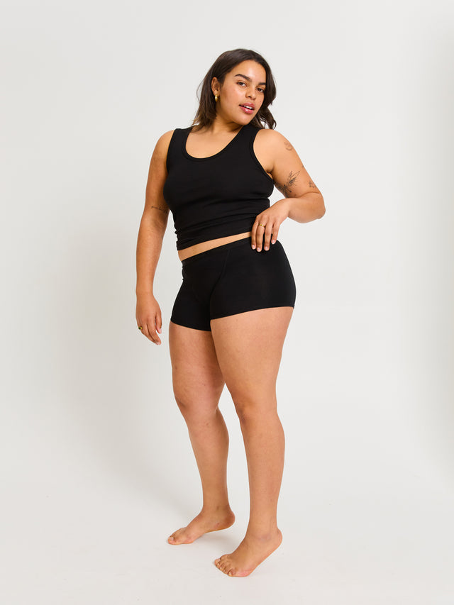 CLBSMWBLAW_MB_Classic_Boyshort_Moisture_Wicking_Black_BiancaM_102.jpg