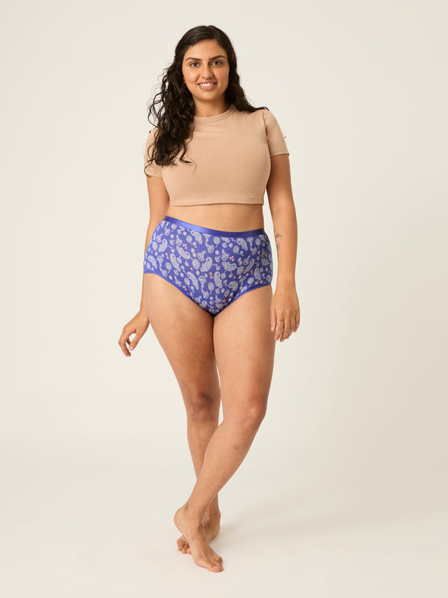 Klassischer Full Brief Moderate Boho Love
