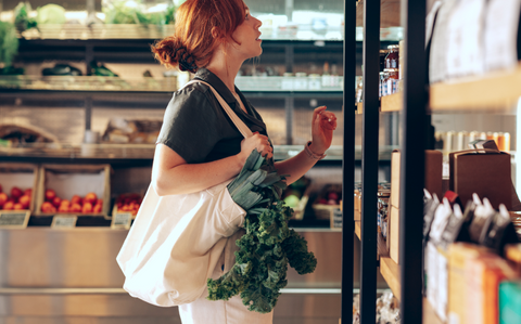 Women shopping for healthy food for her diet for pcos 