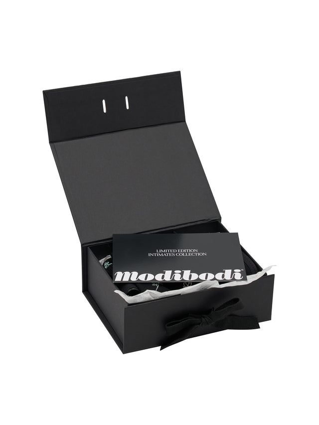 INCASCLMBLRW_Intimates_V_Day_Bodysuit_LM_Black_gift_box_1.jpg