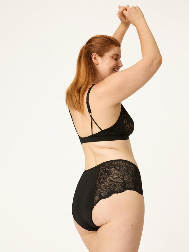 INHRMHNRBW_MB_Intimates_Manon_Hi_Waist_Brief_Noir_Black_20_Model_Amelia_16-XL.jpg