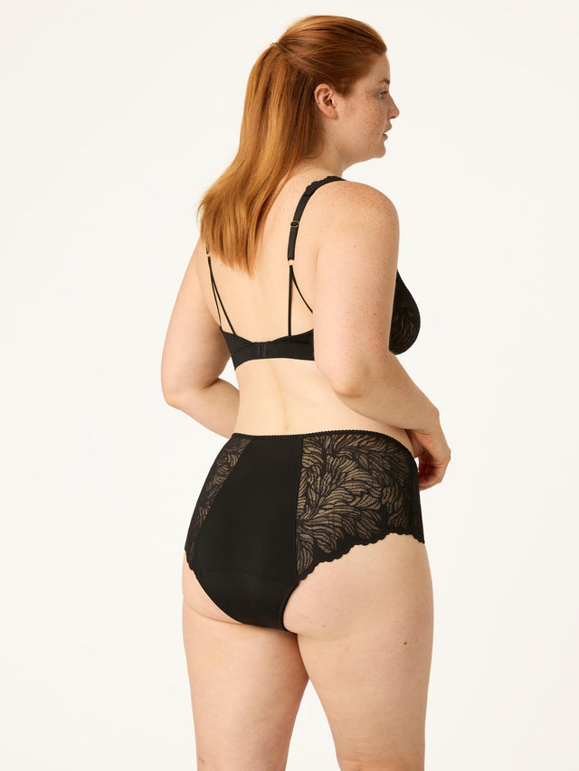 INHRMHNRBW_MB_Intimates_Manon_Hi_Waist_Brief_Noir_Black_21_Model_Amelia_16-XL.jpg