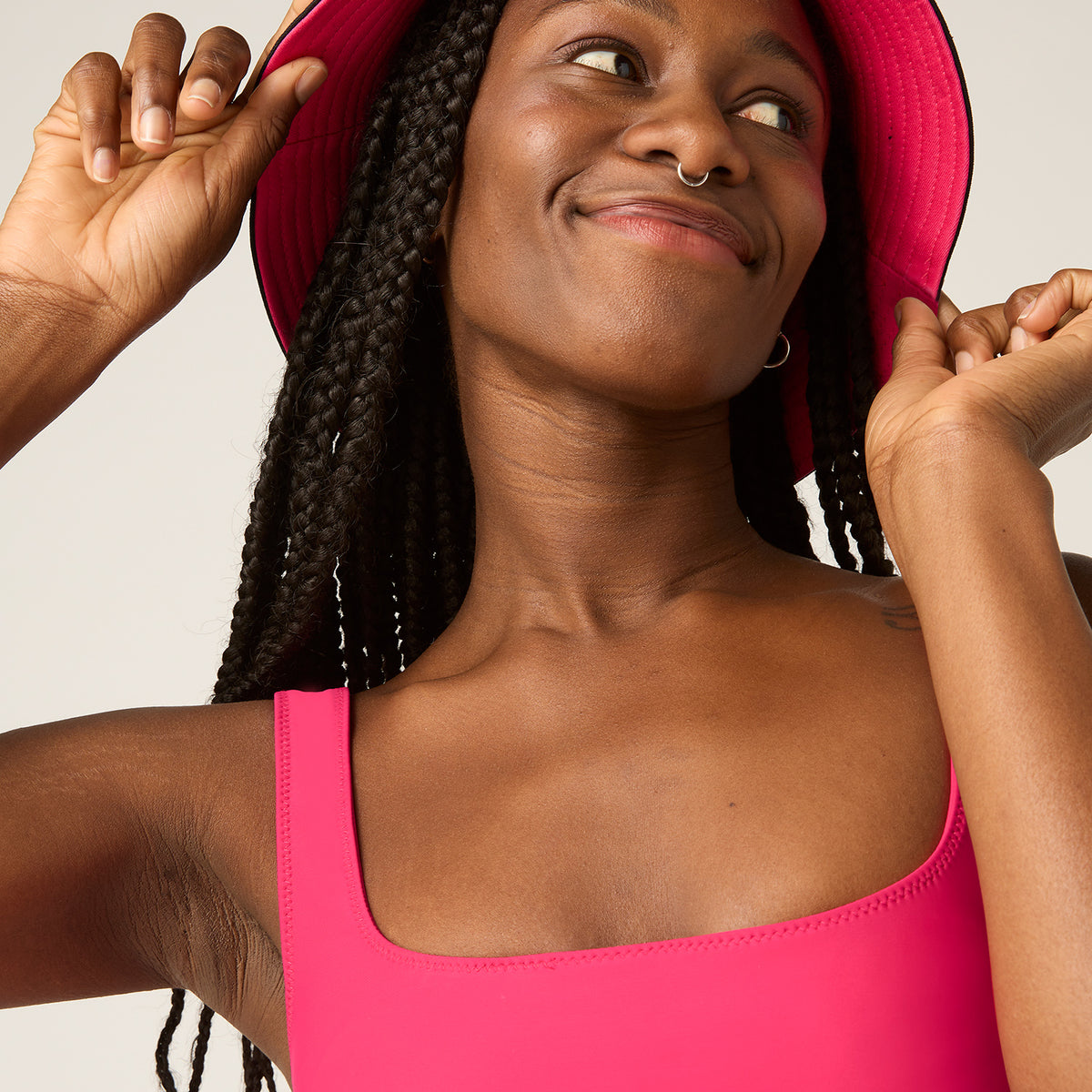 Reversible Bucket Hat in Panther Pink/Black | Modibodi – Modibodi EU