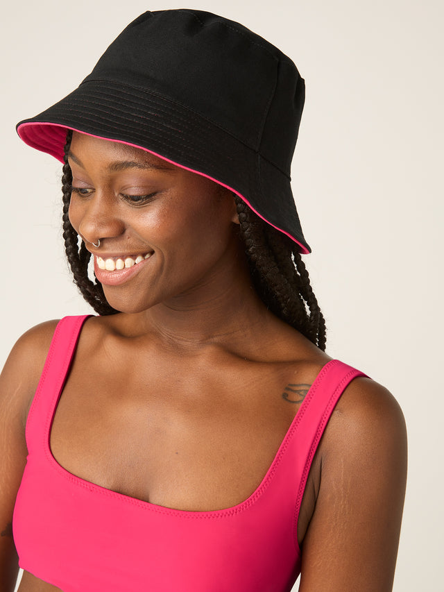 Reversible Bucket Hat  Panther Pink/Black