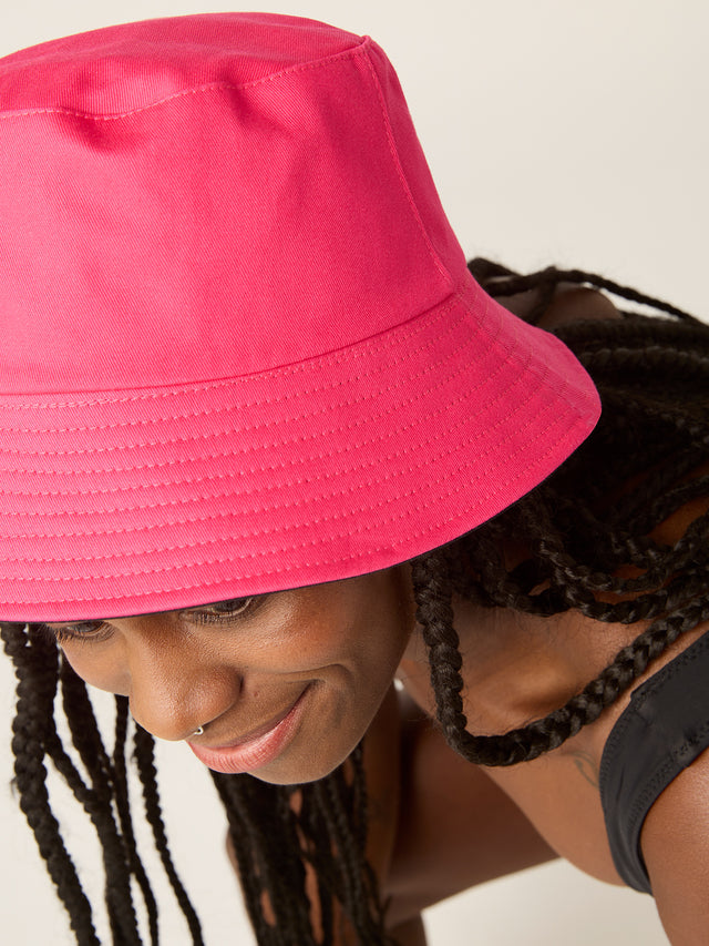 Reversible Bucket Hat  Panther Pink/Black