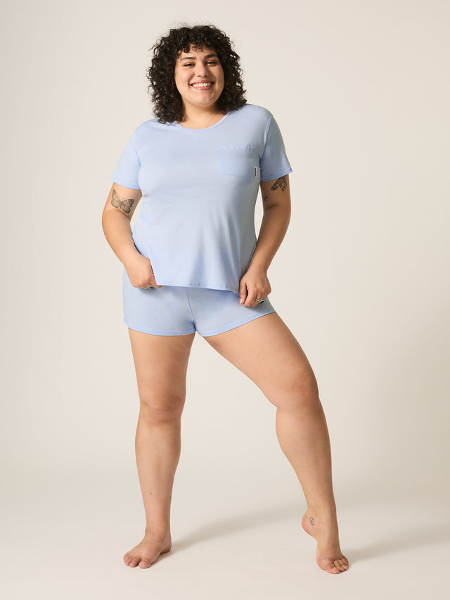 OTTSSCNACHBW-MB_ModiCool_T-shirt Sleep Set_SP_Cashmere Blue-1_model_Carolina_18-2XL.jpg