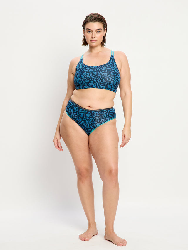 RSHRSOSTEW_MB_Smileyworld_Modibodi_Hi_Waist_Brief_Super_Overnight_Steel_0181_Kaitlyn_16-XL.jpg