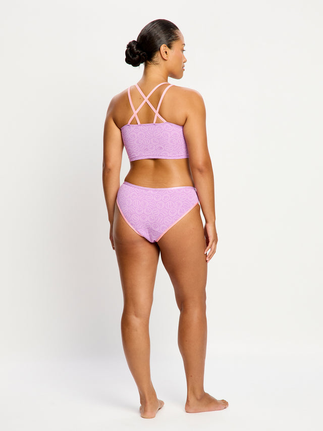 RSSCMHVIOW_MB_Smileyworld_Modibodi_Cheeky_Brief_Moderate_Heavy_Violet_0183_Tatayana_14-L.jpg