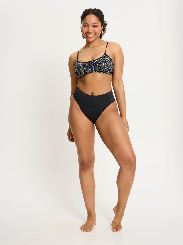 SLHRSOBLAW_Smileyworld_x_Modibodi_Hiwaist_Brief_Super_Overnight_Black_Liv S14_0482.jpg