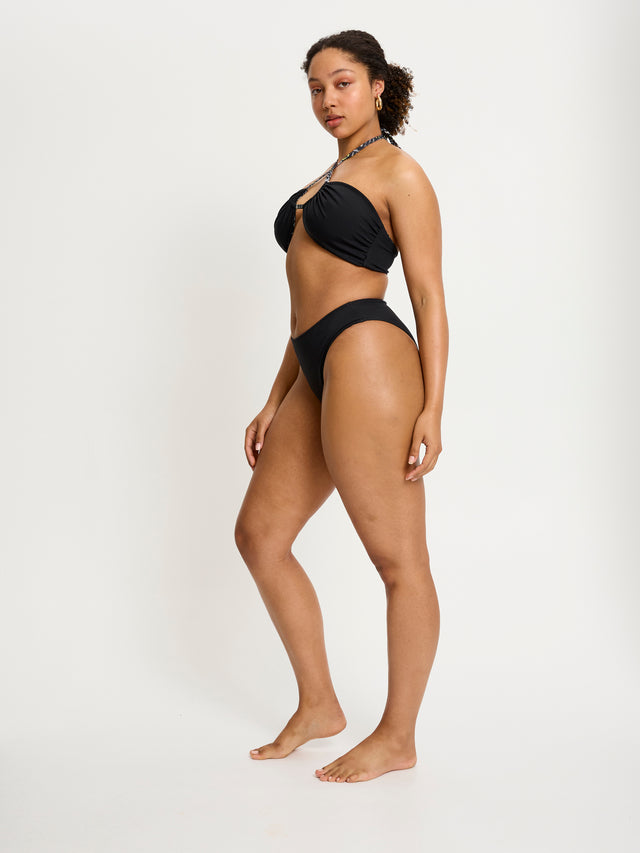 SLSBSCHIBLAW_Smileyworld_Swimwear_Hi-Waist_Bottom_High_Absorbency_Black_101_Model_Liv_14-L.jpg