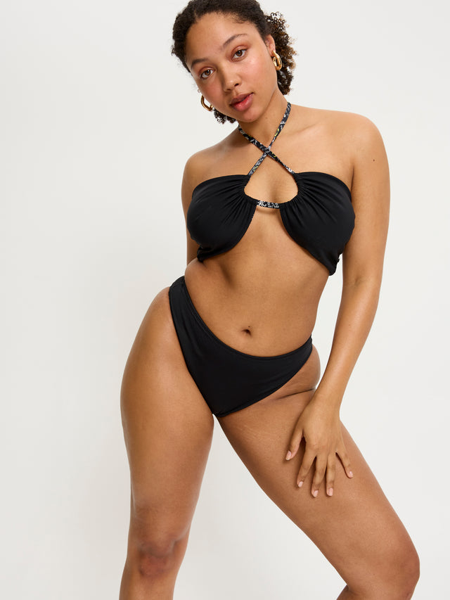 SLSBSCHIBLAW_Smileyworld_Swimwear_Hi-Waist_Bottom_High_Absorbency_Black_104_Model_Liv_14-L.jpg