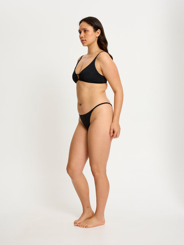 SWSCLMBLAW-1_Swimwear_String_Brief_Black_204_Model_Christiana_10-S.jpg
