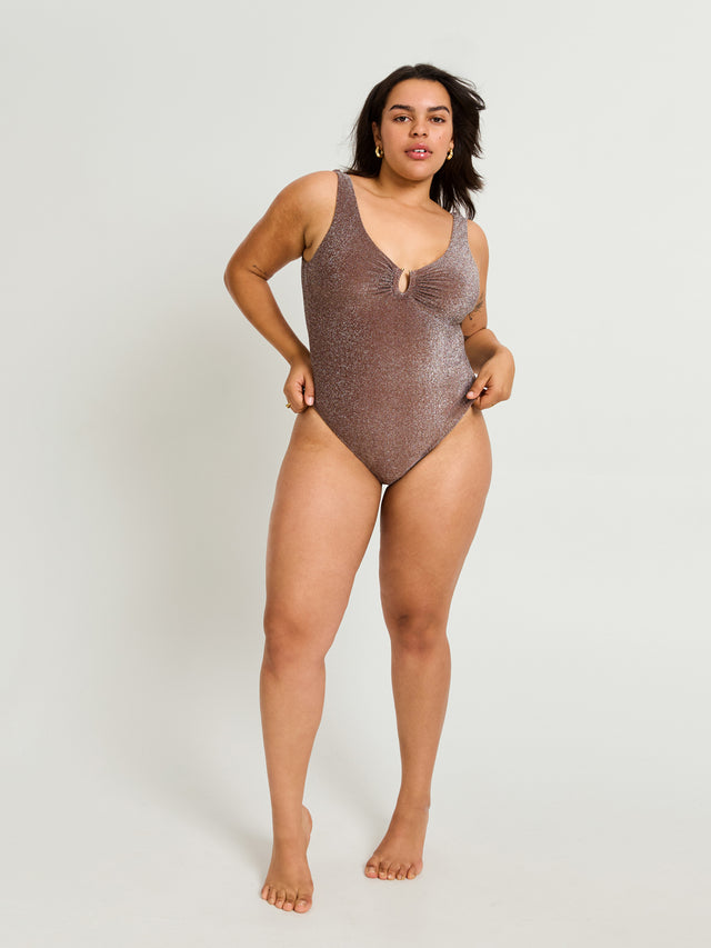 SWSOSCLMSEPW_MB_Swimwear_Shimmer_V-Neck_One_Piece_Espresso_95_Model_Bianca_L-14.jpg