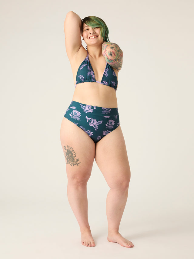 SWSTRTNAMTLW-MB_Recycled Swimwear_Reversible Triangle Top_Midnight Tropic PrintLavender-1_model_Gabby_16-XL.jpg